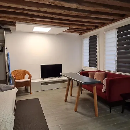 Star Apartment